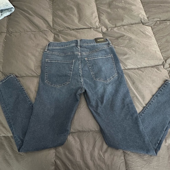 Express Mid-rise Stretchy Ankle Jean Size 2R - Picture 3 of 4